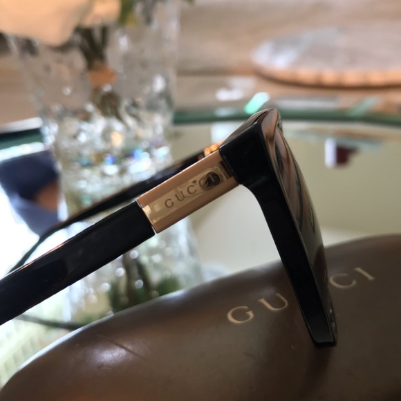 Gucci Sunglasses - Picture 4 of 7